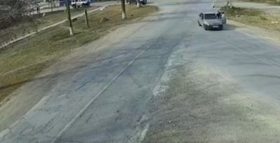 В Крыму пьяный прокатил полицейского на капоте авто (ВИДЕО)