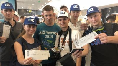 Сто юных авиаторов Украины отправились на ведущий авиафорум мира