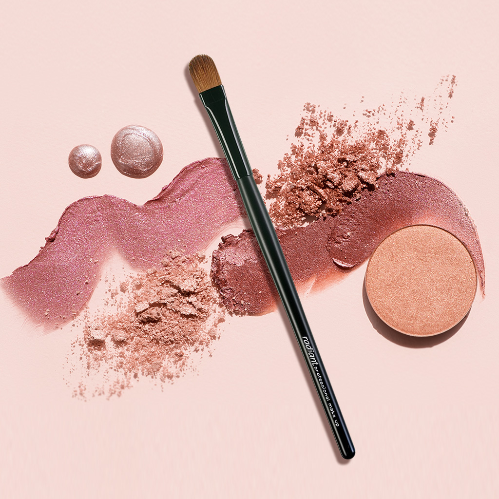Radiant Small Eye Shadow Blender 1S