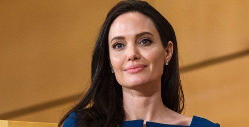 Почему Анджелина Джоли ни с кем не встречается?
