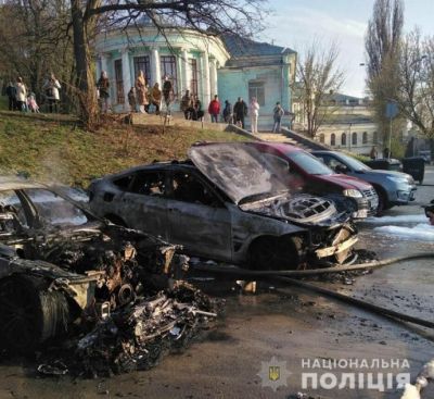 Сожгли несколько авто в Киеве