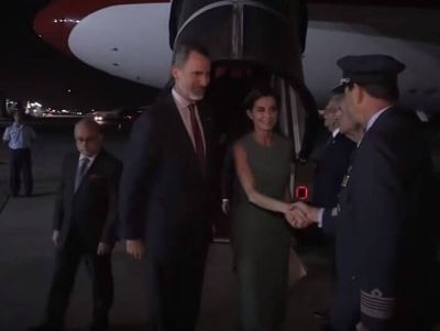 Король Іспанії годину не міг вийти з літака в Аргентині