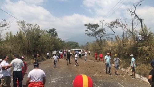 На авіашоу в Гватемалі літак ледь не впав на глядачів, є загиблі
