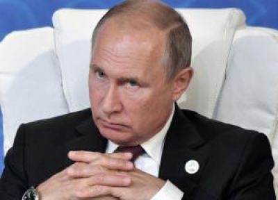 В сети высмеяли Путина за поездку в оккупированный Крым