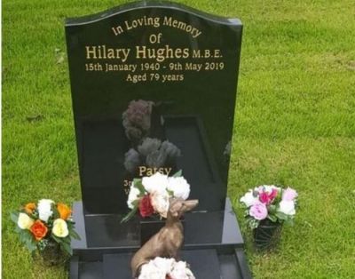 У Британії чоловік поховав дружину на кладовищі домашніх тварин
