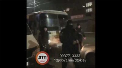 В Киеве применили спецназ против людей, которые остановили пьяных полицейских (ВИДЕО)