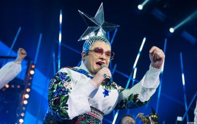 Верка Сердючка после долгого молчания исполнила хит &laquo;Дождь из шампанского&raquo;