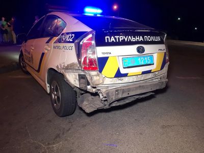 В Киеве полицейский автомобиль попал в серьезную аварию