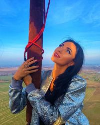 Вика из НеАнгелов вновь одинока
