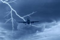 У Польщі блискавка вдарила в літак Wizz Air після зльоту