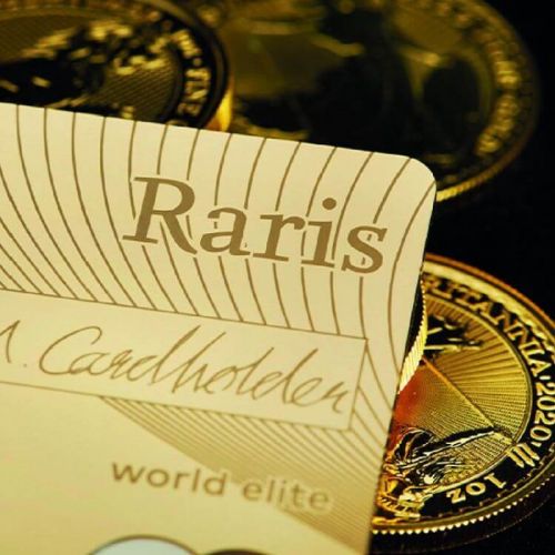 У Британії випустили першу в світі банківську платіжну карту із золота