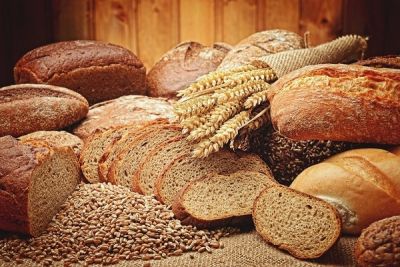 Врачи рассказали, чем опасен для здоровья свежеиспеченный хлеб