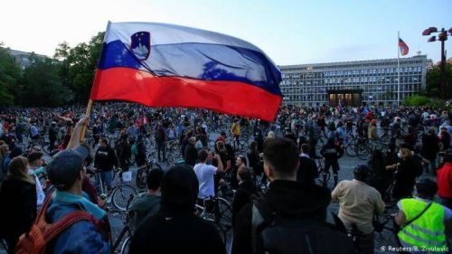 У Словенії міністра економіки затримали за підозрою в корупції під час закупівлі масок