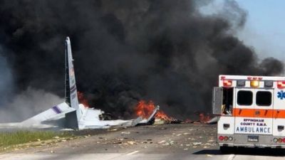 Возле аэропорта в США произошла страшная авиакатастрофа: много погибших