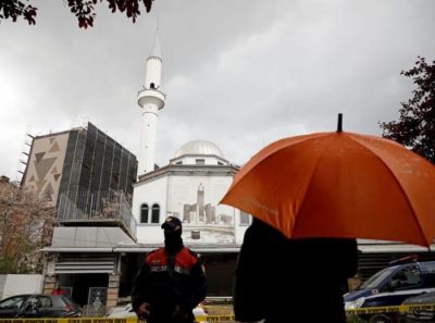 В Албанії чоловік з ножем поранив п’ятьох мусульман у мечеті