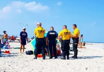 У США пляжна парасоля наскрізь проткнула ногу 67-річної туристки