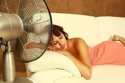 Врач: как заснуть в сильную жару без кондиционера