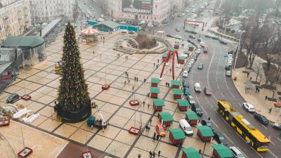 Как выглядит главная елка Украины и что сейчас происходит на Софийской площади (ФОТО)