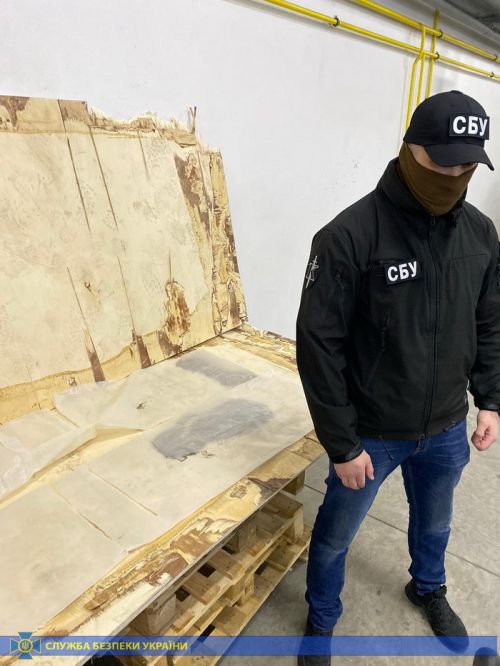 СБУ задержала на границе грузовик с героином: опубликованы фото &laquo;улова&raquo; (ФОТО)