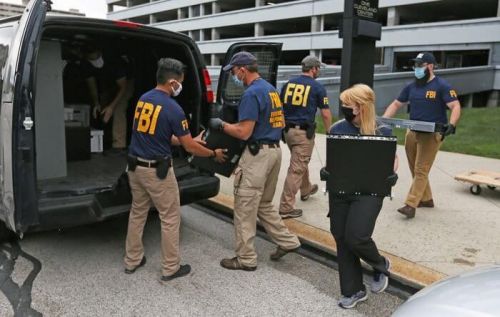ФБР провело обшуки в офісах Коломойського в США