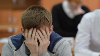 Под Киевом подростки жестоко избили одноклассника (ВИДЕО)