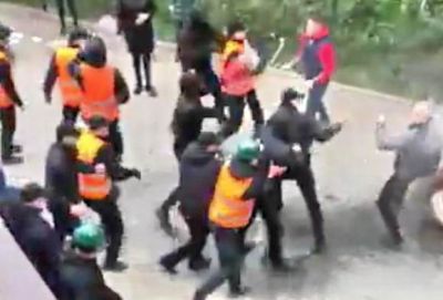 Протестующих одесситов в Аркадии избили «титушки» застройщика (ВИДЕО)